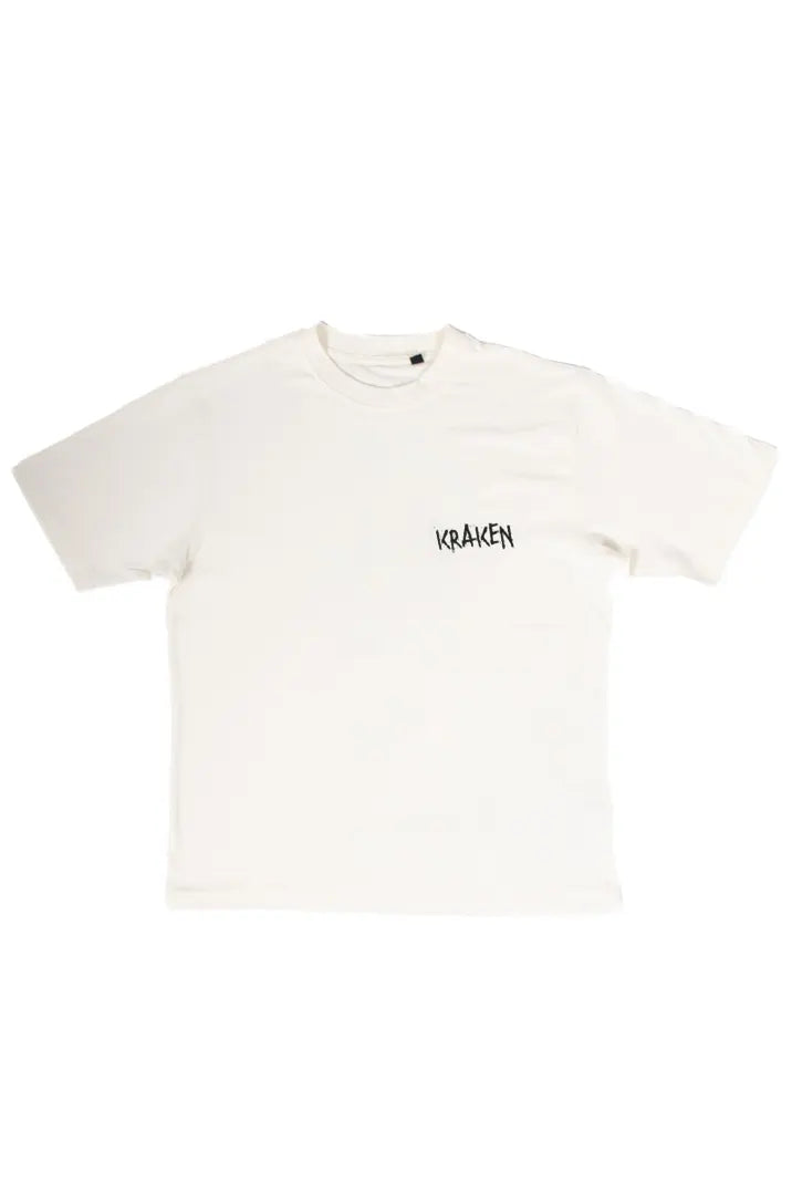 Vista frontal de la Camiseta El orgullo de tu Papá. Camiseta streetwear oversized color Leche de coco, fabricada con algodón 100% orgánico.