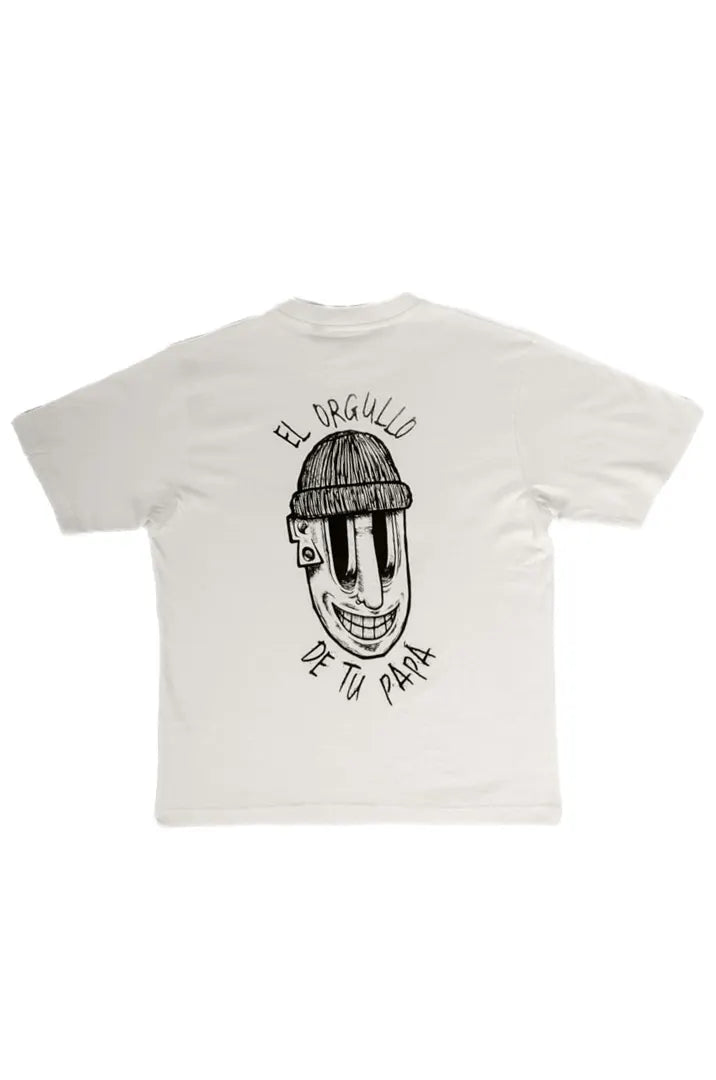 Vista trasera de la Camiseta El orgullo de tu Papá. Camiseta streetwear oversized color Leche de coco, fabricada con algodón 100% orgánico.