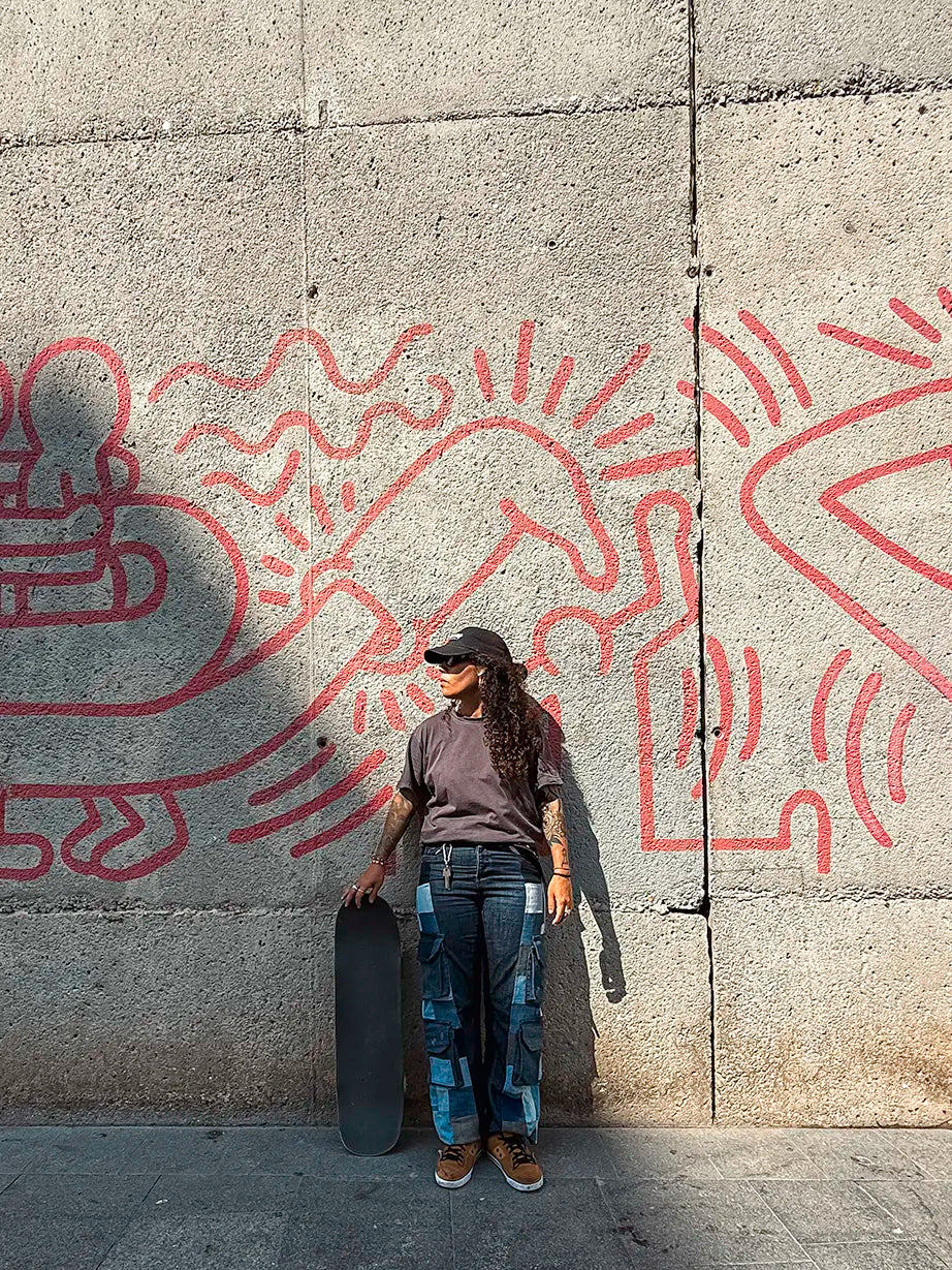 raquel-pants-colab-streetwear-kickflip-rocktofakie-olie.webp