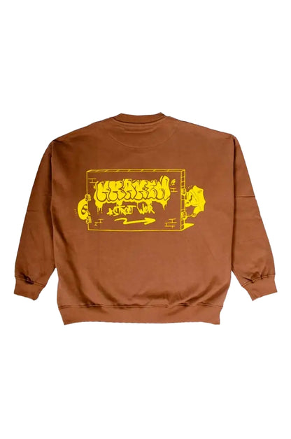 Vista trasera de la Sudadera Tu Tío Paco. Sudadera brushed oversized sin capucha, de felpa perchada 100% algodón en color Brownie especial.